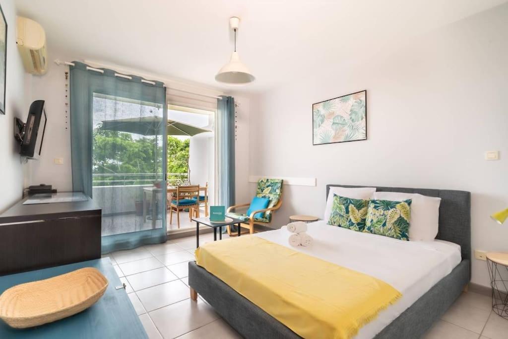 Flamboyant - Studio 2 Personnes Avec Lit De Qualite Hoteliere Separable Pour Couple Ou Amis Avec Tres Belle Terrasse A 12 Min A Pied Ou 4 Min En Voiture Du Lagon De L'Ermitage - St Gilles Les Bains La Saline Le Bains Εξωτερικό φωτογραφία